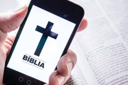 Aplicación para leer la biblia en el celular